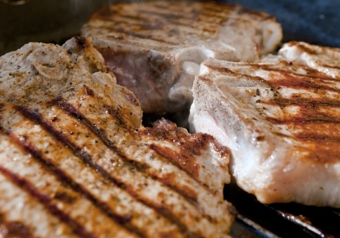 Braciola di maiale ai ferri: come prepararla con una ricetta deliziosa